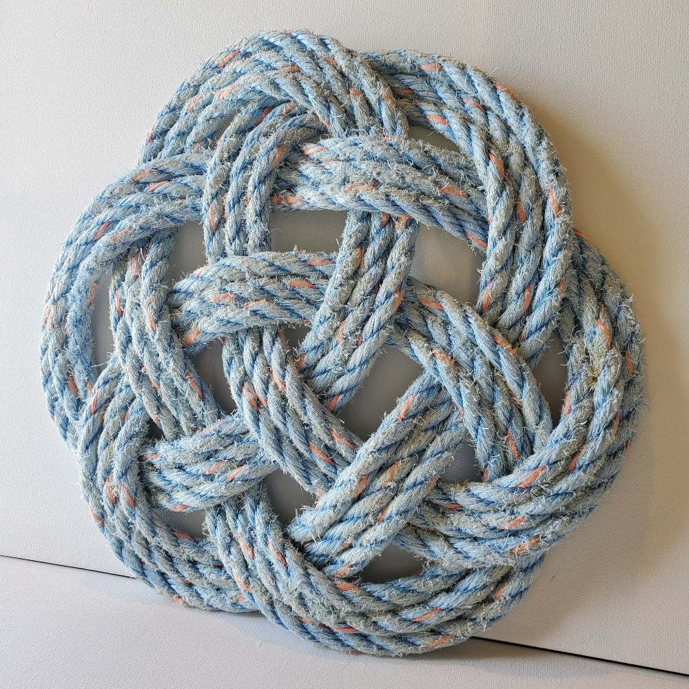 This Thump Mat is made with weathered ropes previously used in the fishing industry.