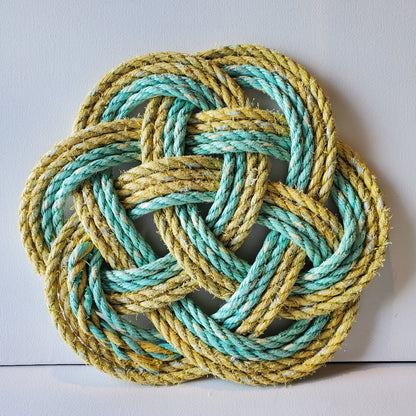 This Thump Mat was made with a spliced rope, giving it two colours!