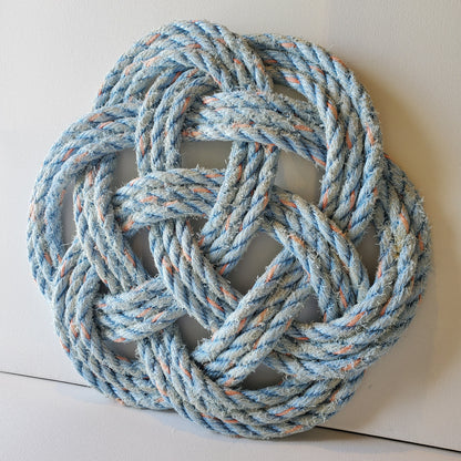 This Thump Mat is made with weathered ropes previously used in the fishing industry.